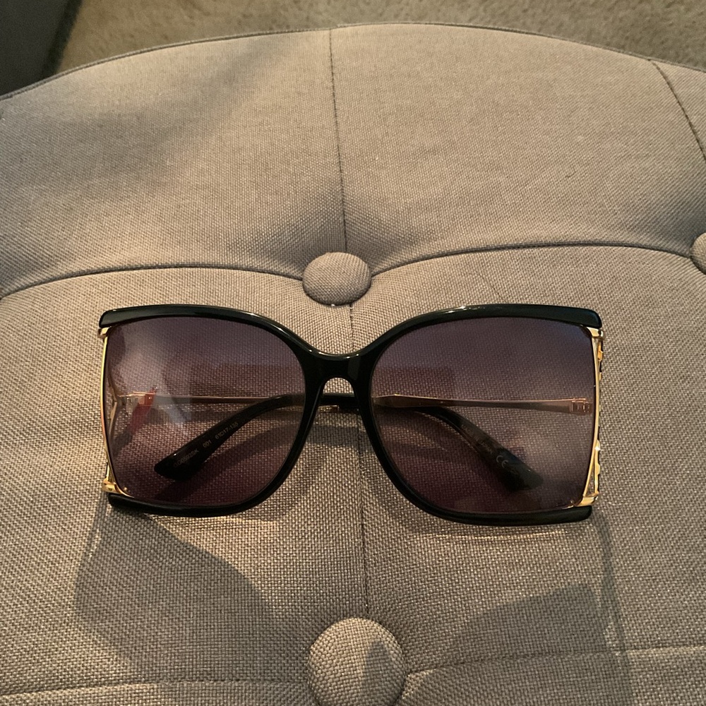 Gucci Black and Gold Women's Sunglasses